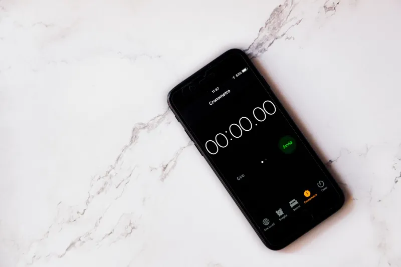 Last Call at the Book: How Smart Bettors Squeeze Value From the Final Moments Before Lines Close